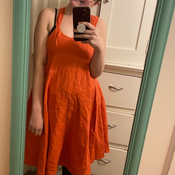 French Connection Dresses & Skirts - French Connection Orange Flowy Dress Size 6